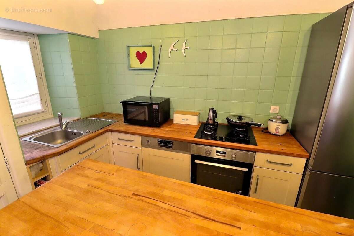 Appartement à CEYRESTE