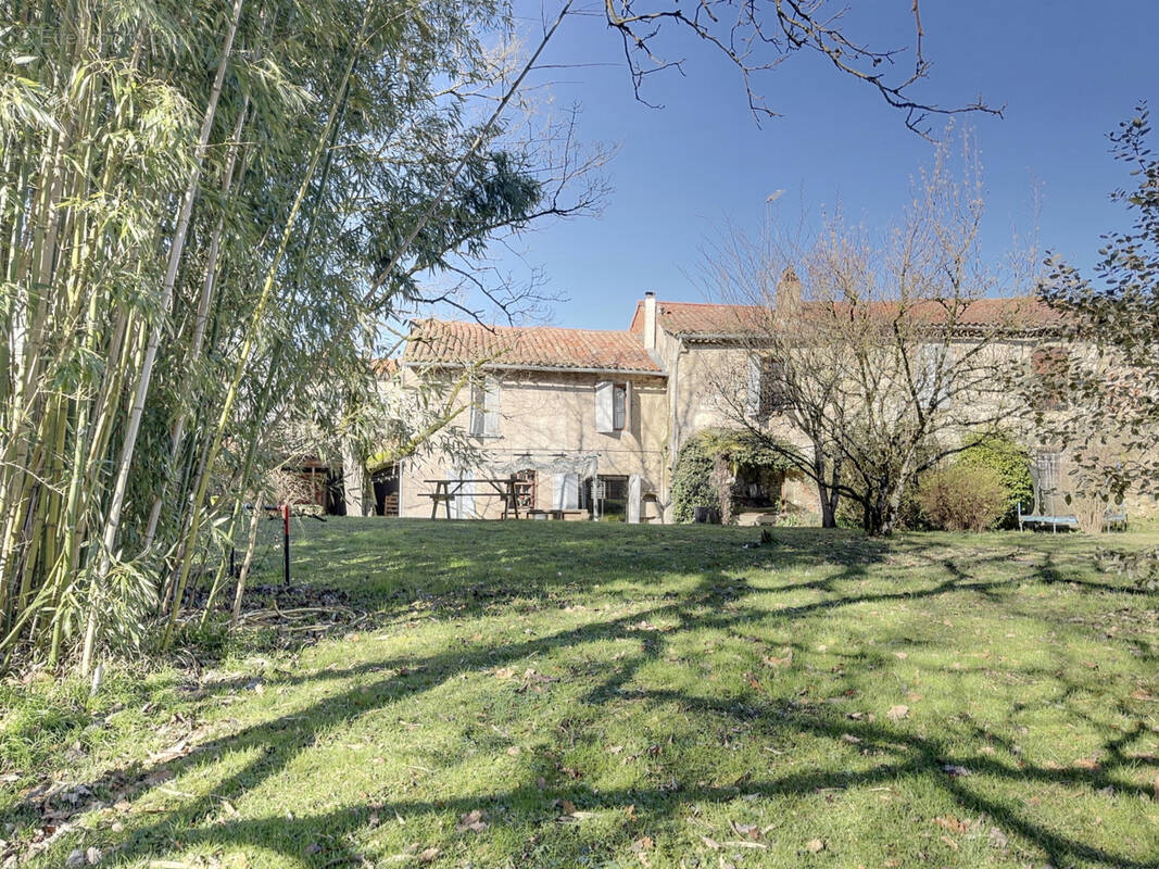 Maison à SOUAL