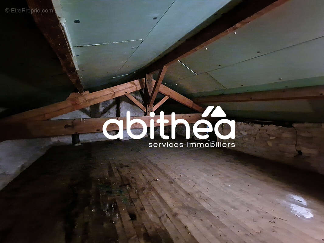 Maison à SAINT-SIMON-DE-PELLOUAILLE