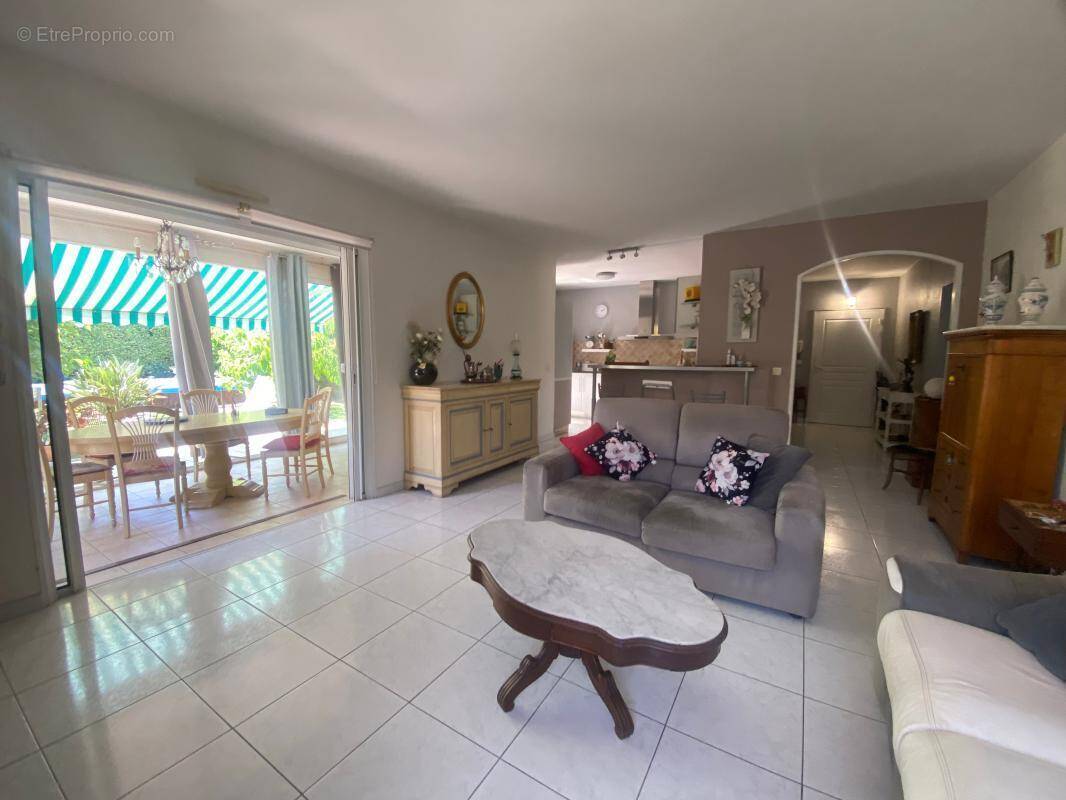 Appartement à SIX-FOURS-LES-PLAGES