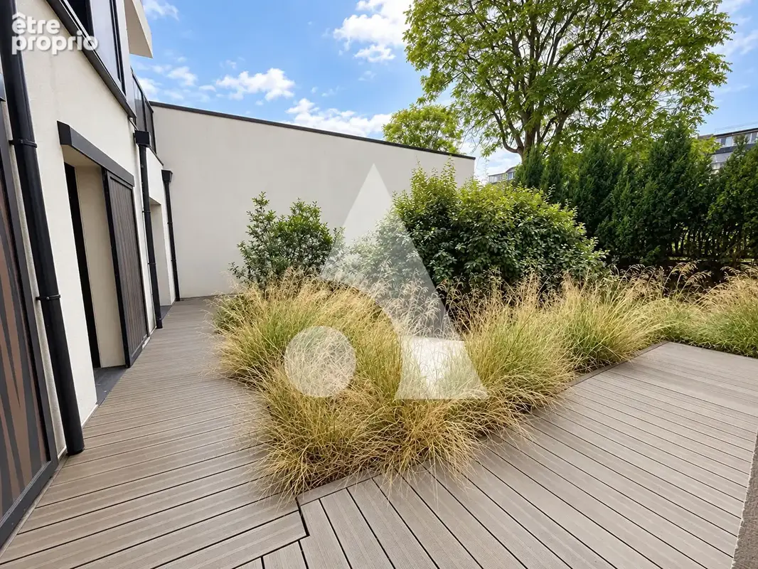 Local d'activité 166 m² avec jardin privatif de 60 m² - photo 8