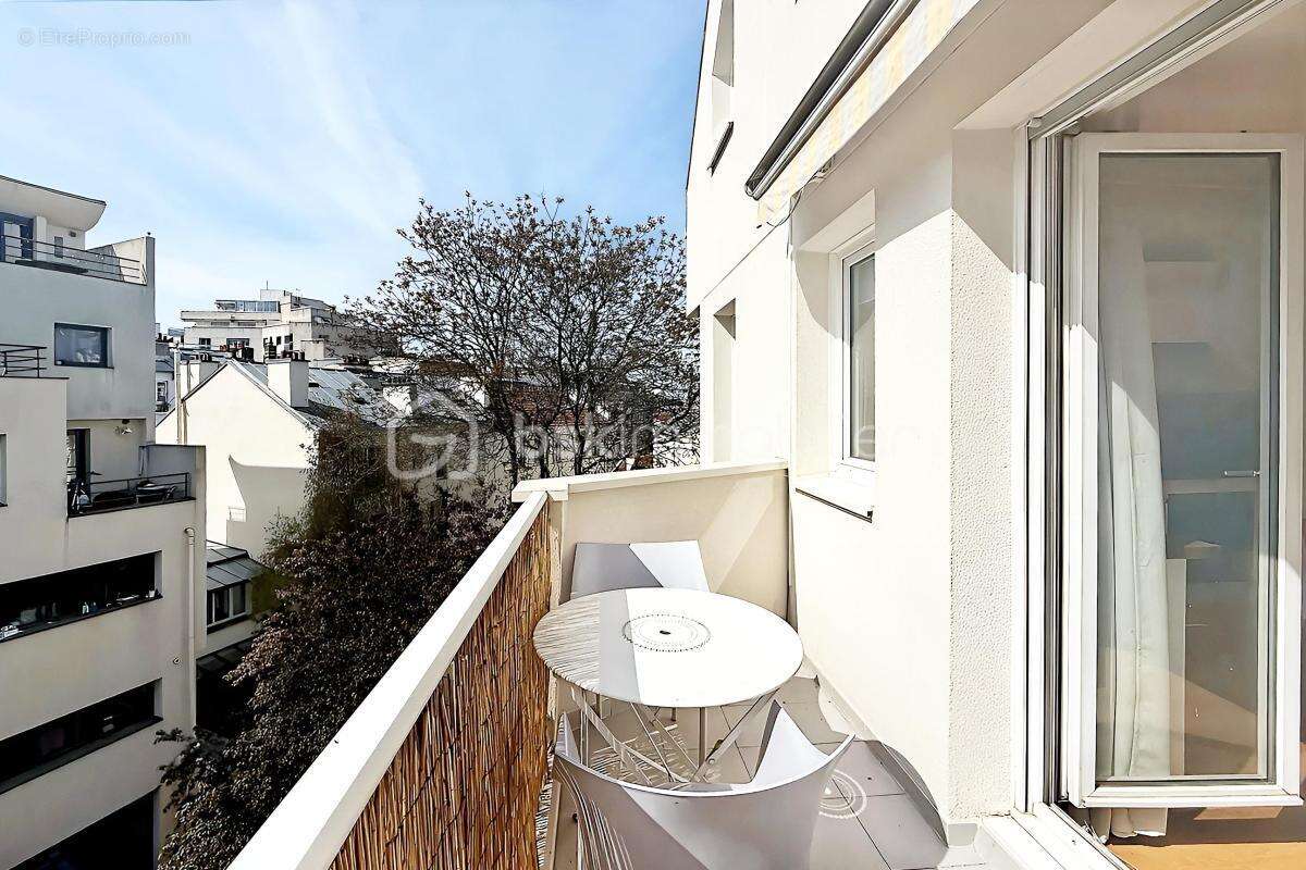 Appartement à PARIS-19E