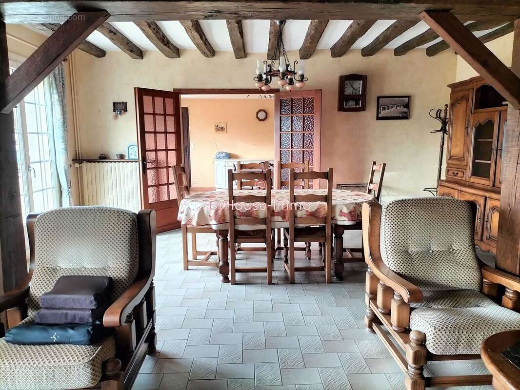 Maison à SAINT-OUEN-EN-BELIN
