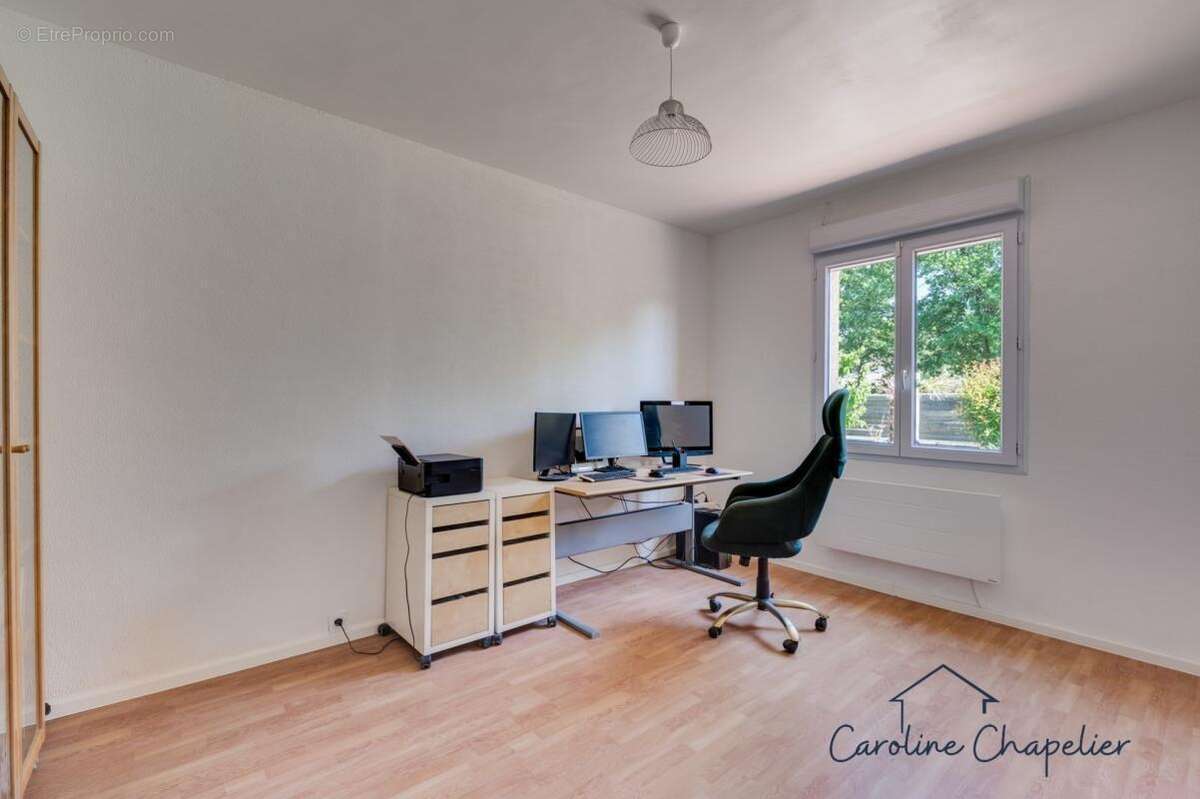 Sur les hauteurs de Plaisance, proche du golf de Téoula, maison 3 chambres, mezzanine / bureau, SDB, 2 WC - photo 9