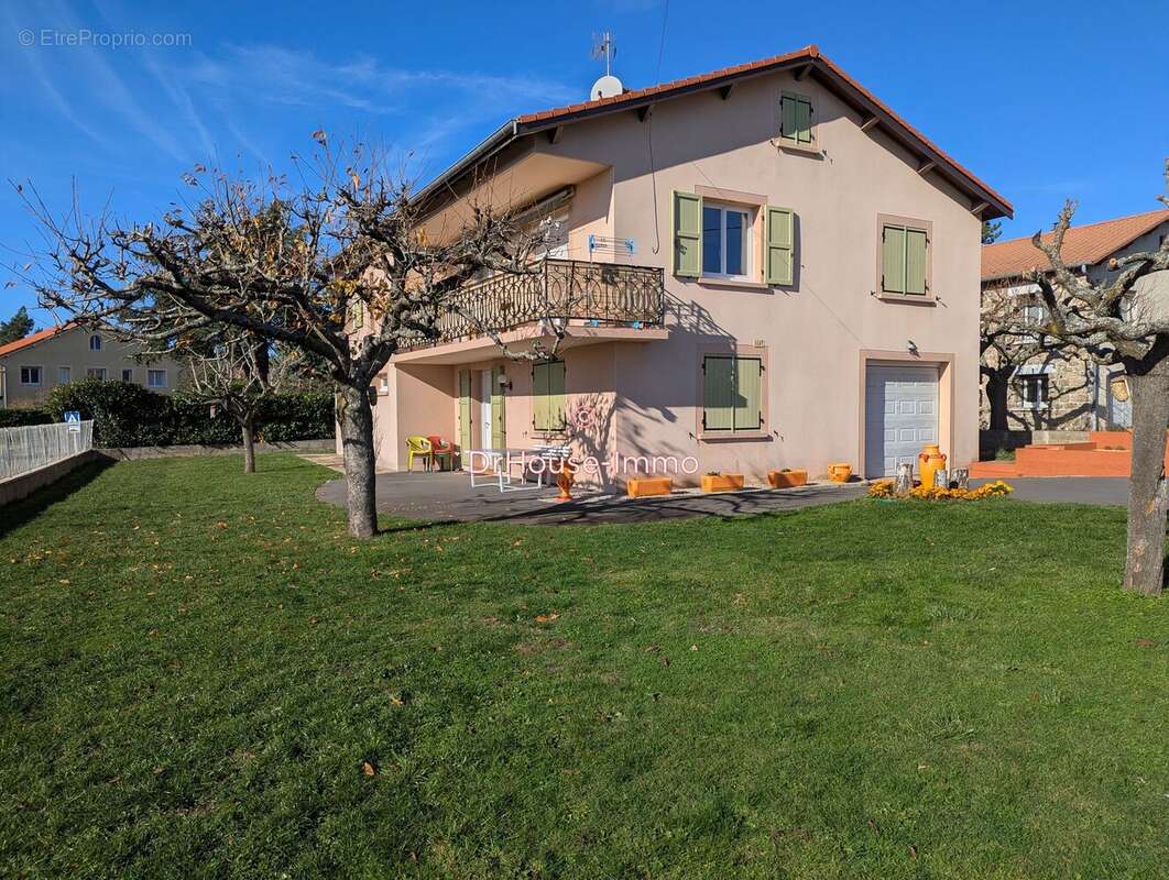 Maison à CUSSAC-SUR-LOIRE