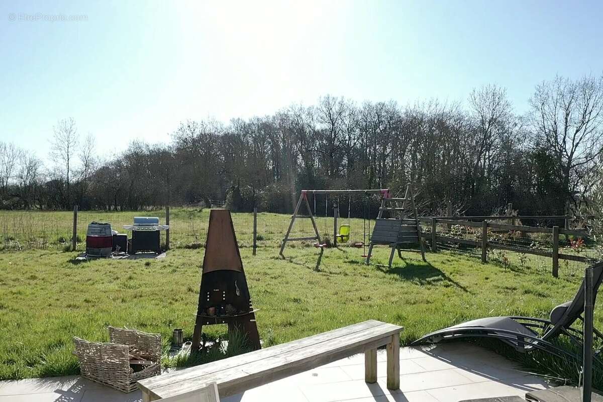 Maison à SAINT-PIERRE-SUR-DIVES