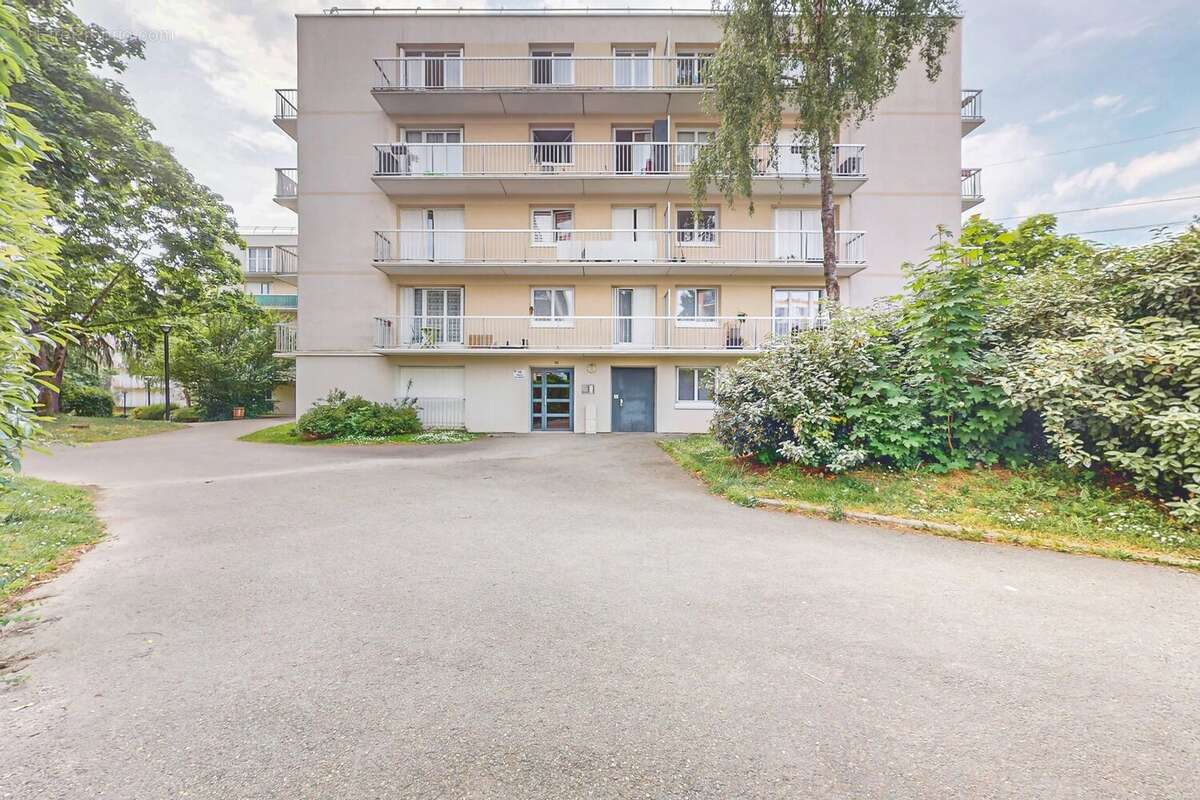 Appartement à MAGNY-LES-HAMEAUX