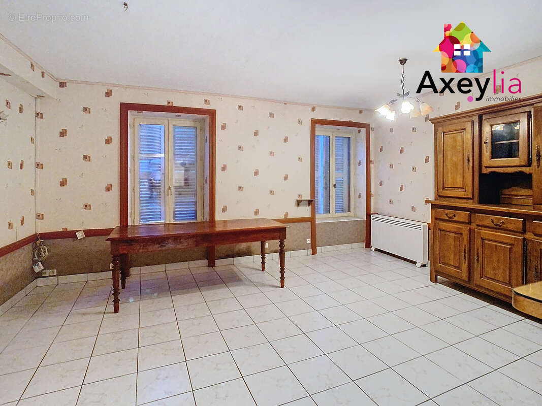 Maison à CHENAY-LE-CHATEL