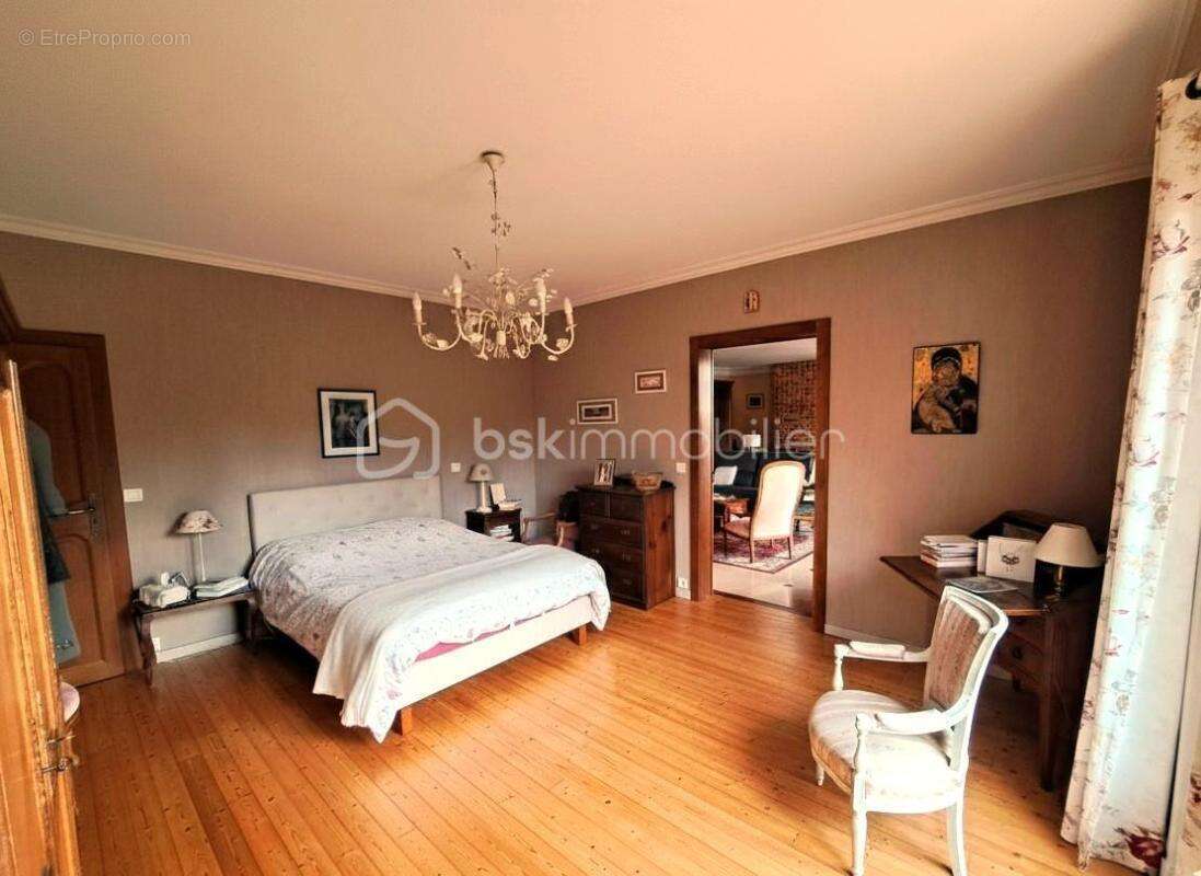 Maison à SAINT-LANGIS-LES-MORTAGNE