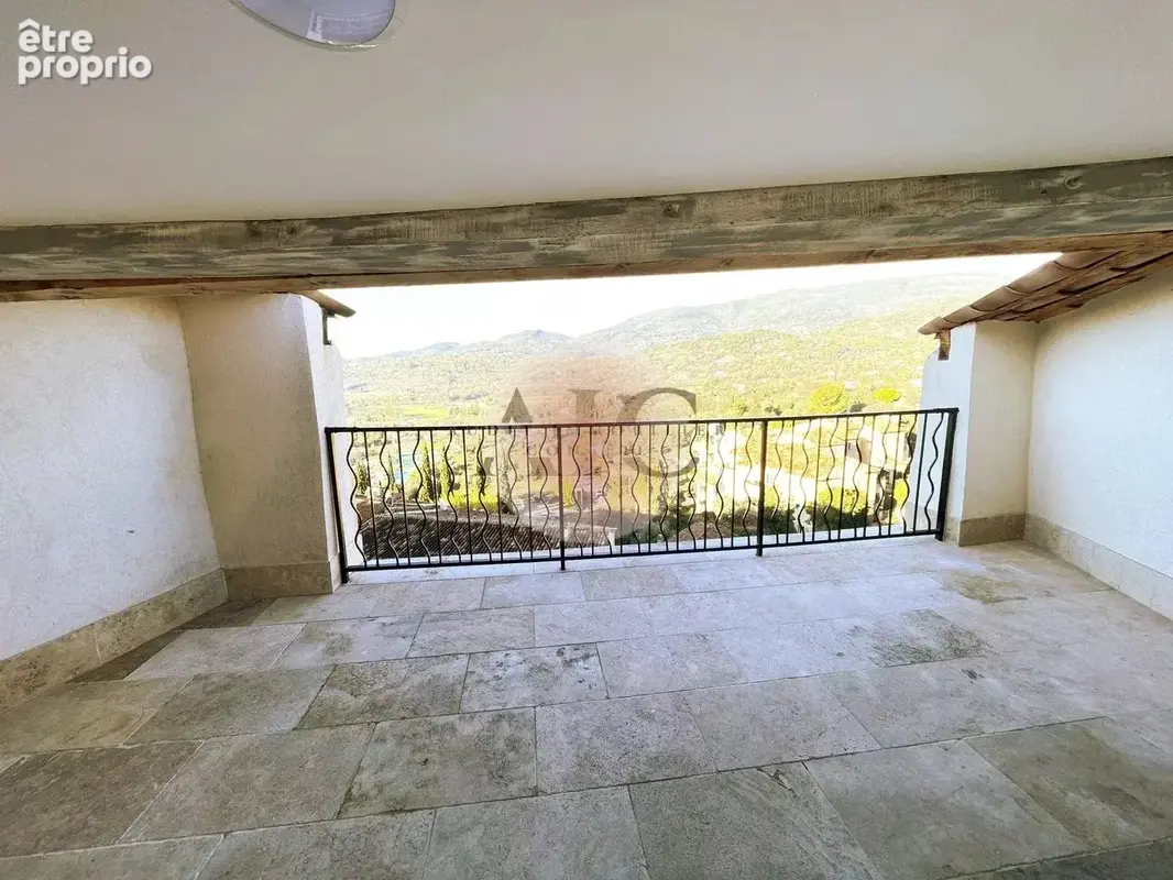 Appartement à FAYENCE