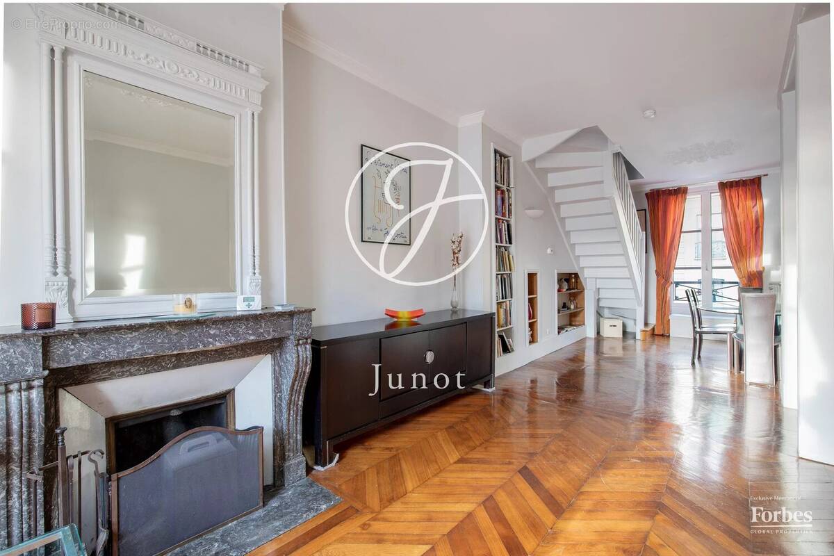 Appartement à VERSAILLES