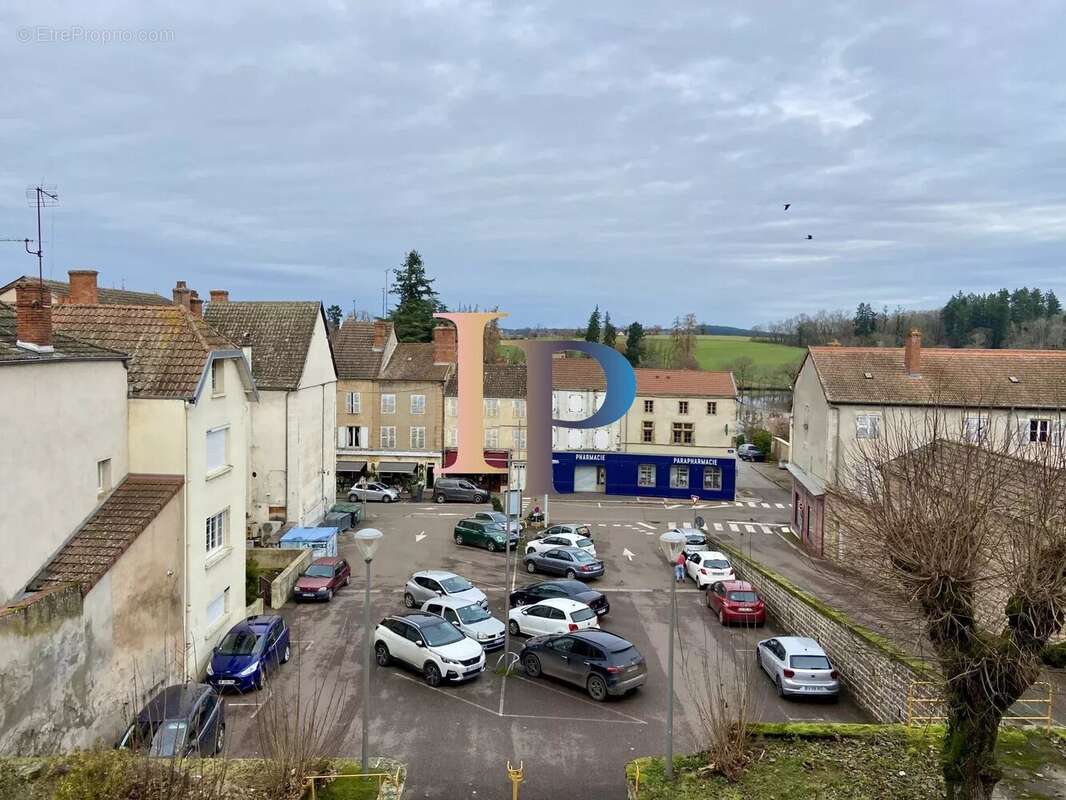 Maison à LA CLAYETTE