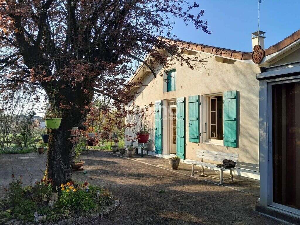 Maison à LA COURONNE