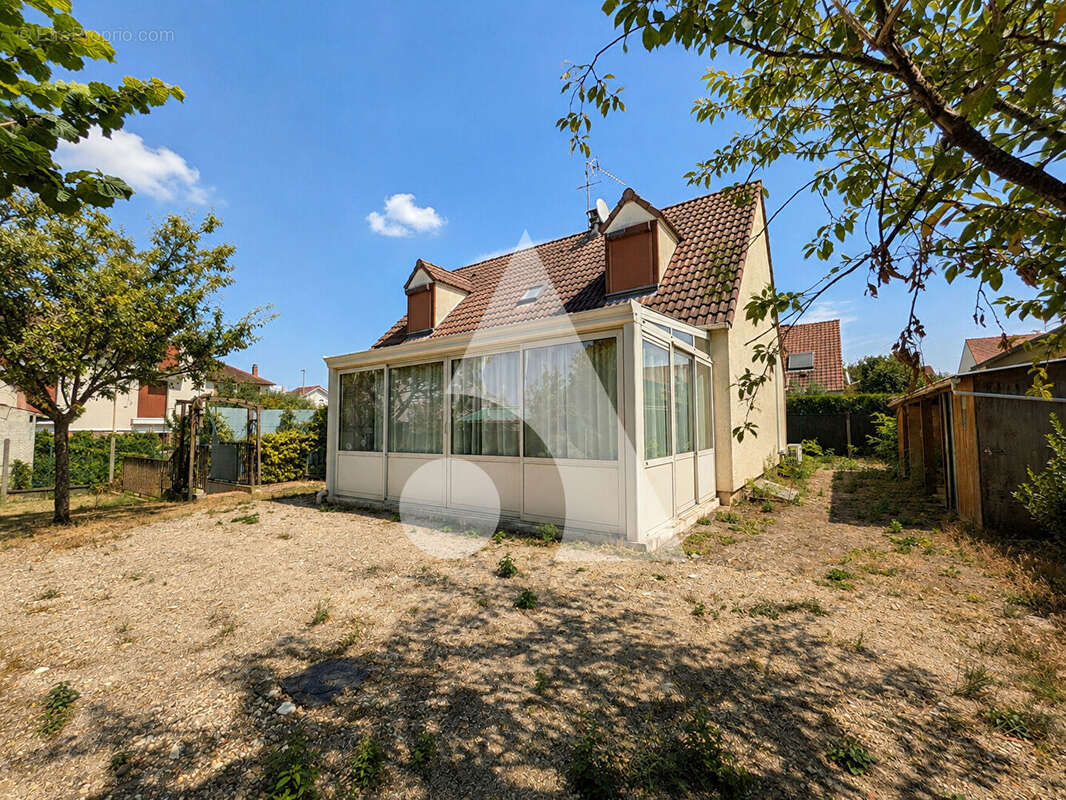 Maison 125 m² - rafraichissement a prévoir - 5 min gare - photo 8