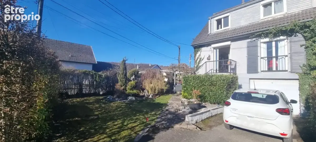 Maison mitoyenne avec beau potentiel extérieur - photo 2