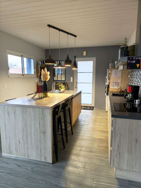 Maison à COMMEQUIERS