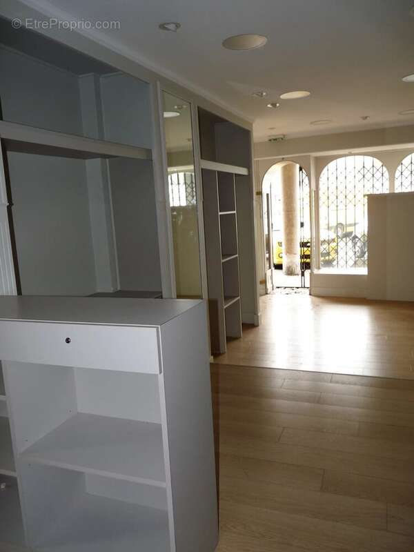 Commerce à TARASCON