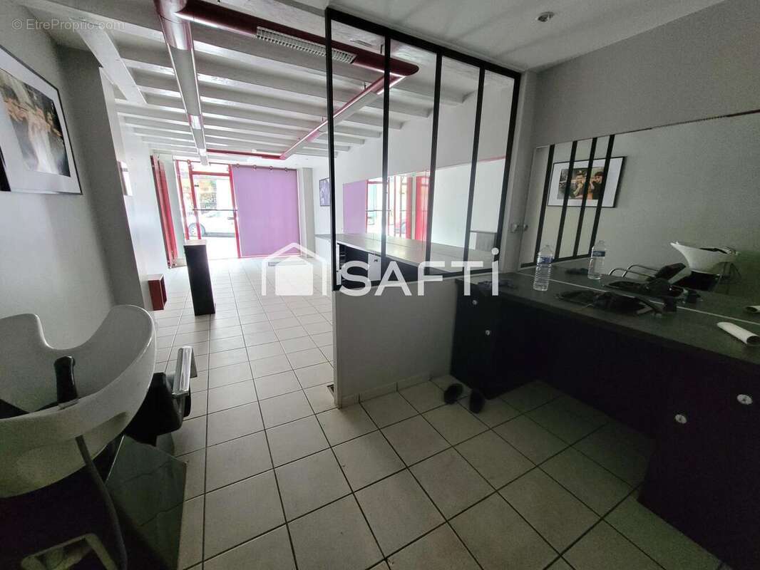 Photo 4 - Commerce à DESCARTES