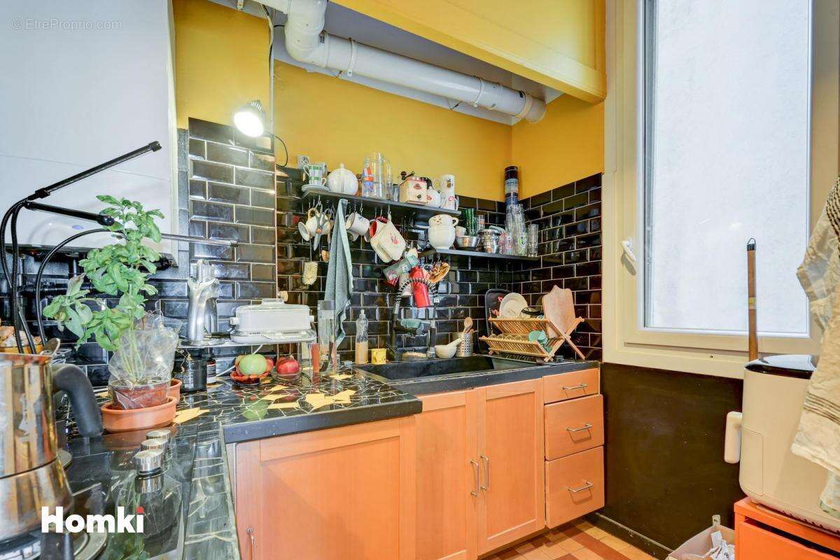 Appartement à MARSEILLE-1E