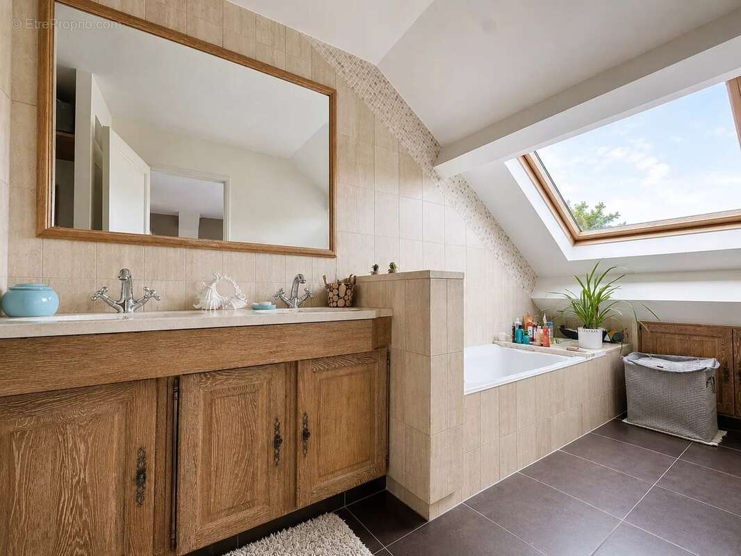 Appartement à LE PLESSIS-TREVISE