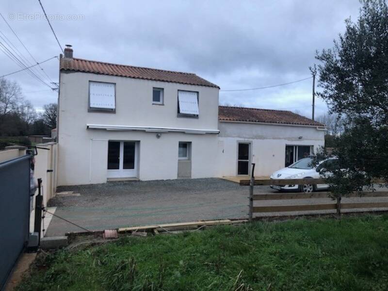 Maison à LA BOISSIERE-DES-LANDES
