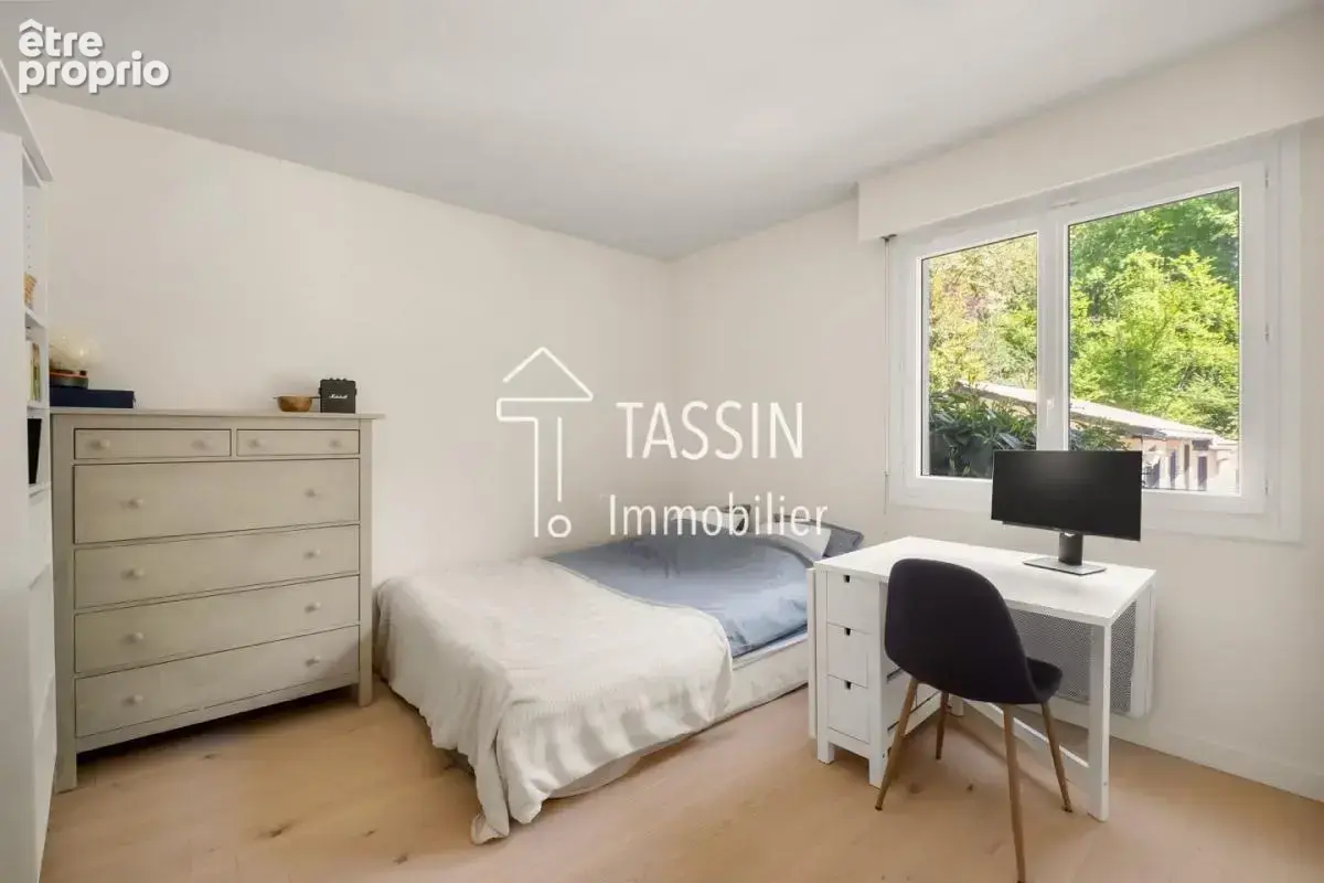 Tassin - Maison rénovée, au calme avec piscine - photo 7