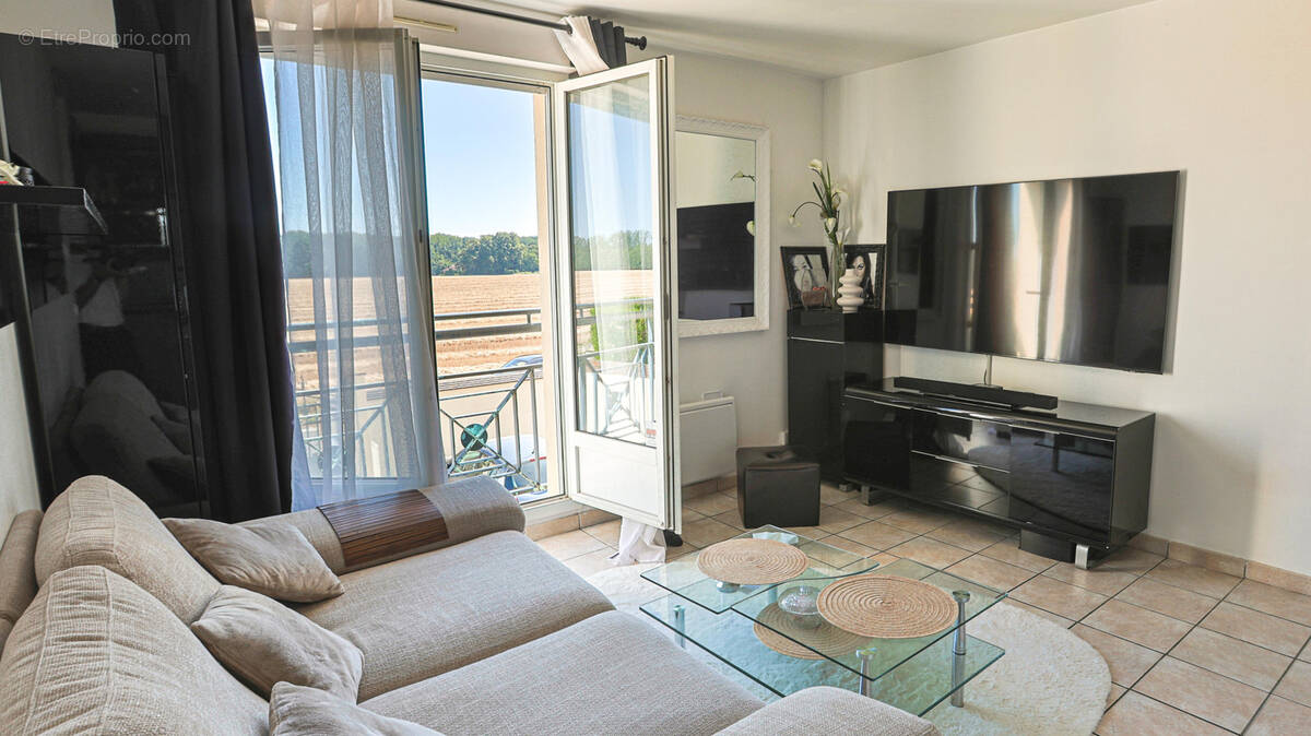 Appartement à NEAUPHLE-LE-CHATEAU