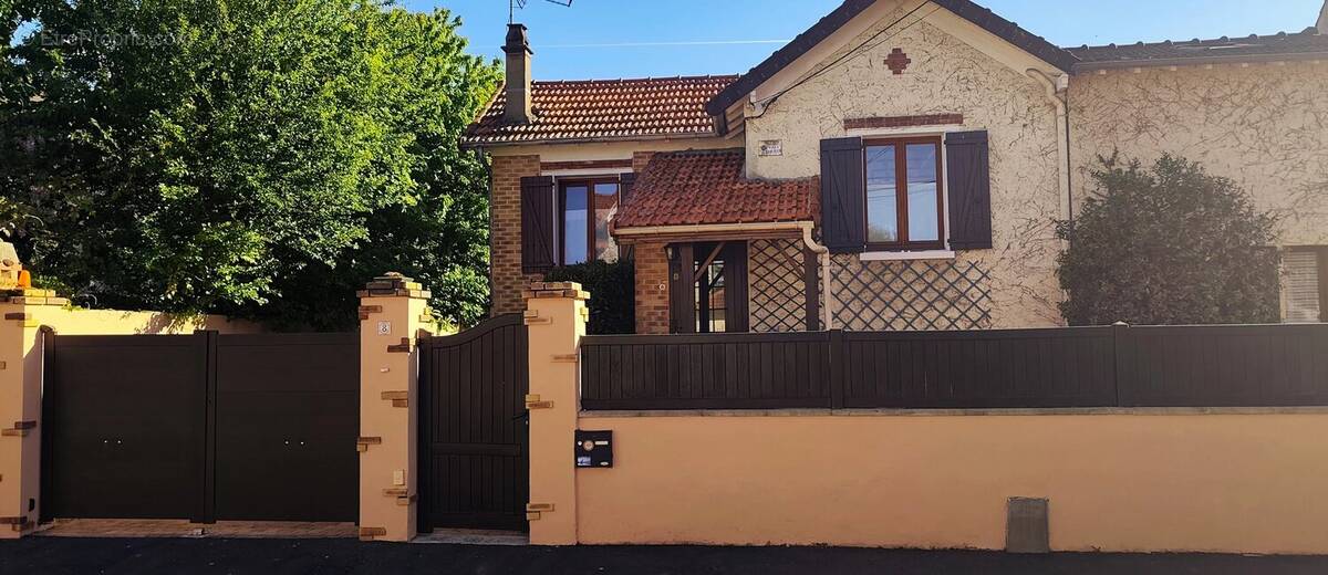Maison à PONTAULT-COMBAULT