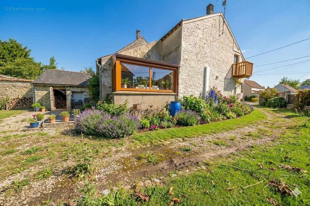 Maison à ETAMPES