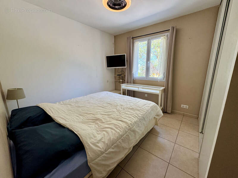 A vendre : Villa contemporaine de plain-pied avec piscine chauffée et vue montagne (Corse) - photo 14