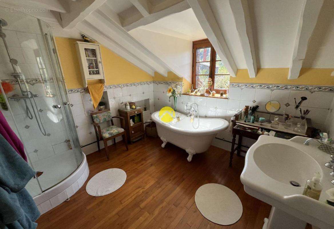 Maison à SAINT-REMY-SUR-DUROLLE