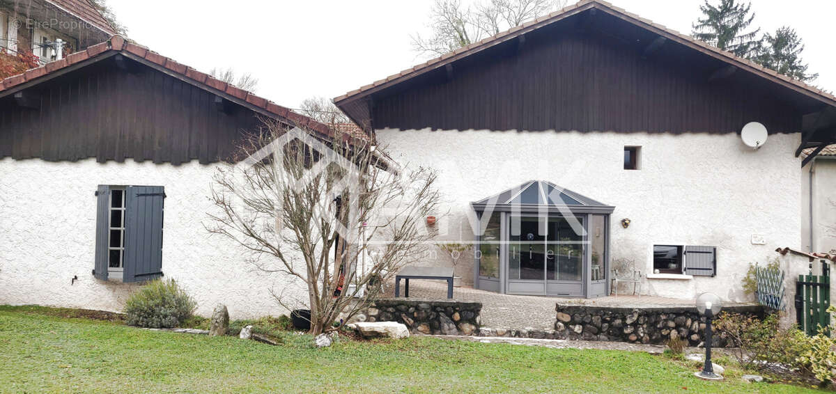 Maison à SAINT-GEOIRE-EN-VALDAINE