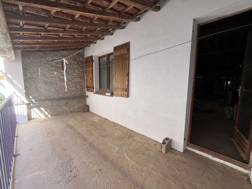 Maison 8 pièces avec cour garage et grenier - photo 17