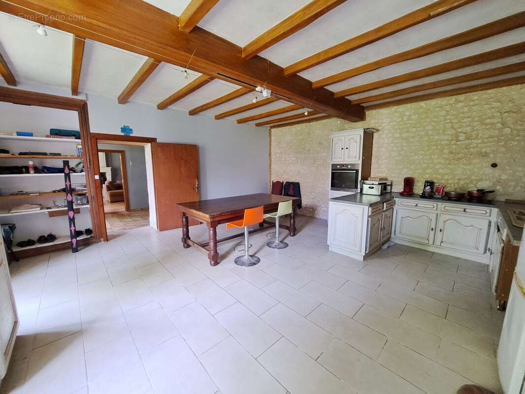 Maison à BAIGNES-SAINTE-RADEGONDE