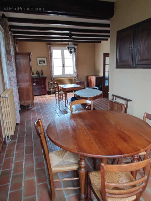 Maison à SAINT-YRIEIX-LA-PERCHE