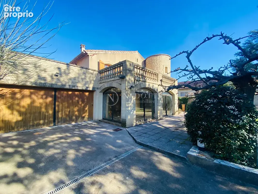 Superbe bâtisse  de 150m² sur jardin clos  à CAVAILLON. - photo 7