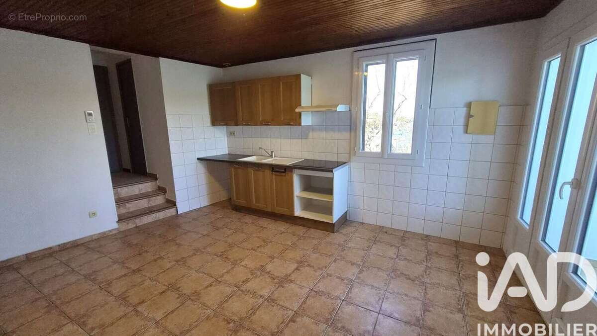 Maison 168 m² à Saint-Etienne-Des-Sorts  - photo 3