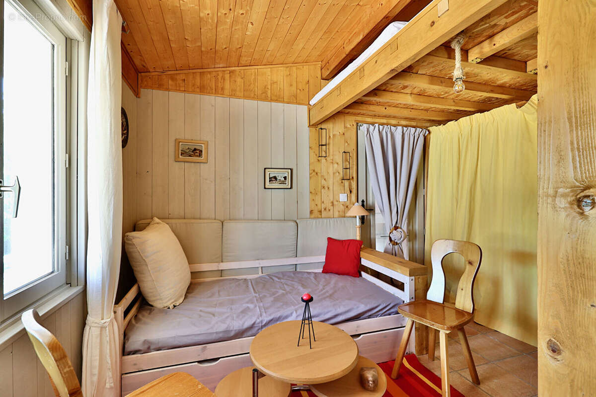 Maison à COLLONGES-AU-MONT-D'OR