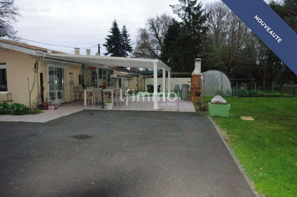 Maison à VENDAYS-MONTALIVET