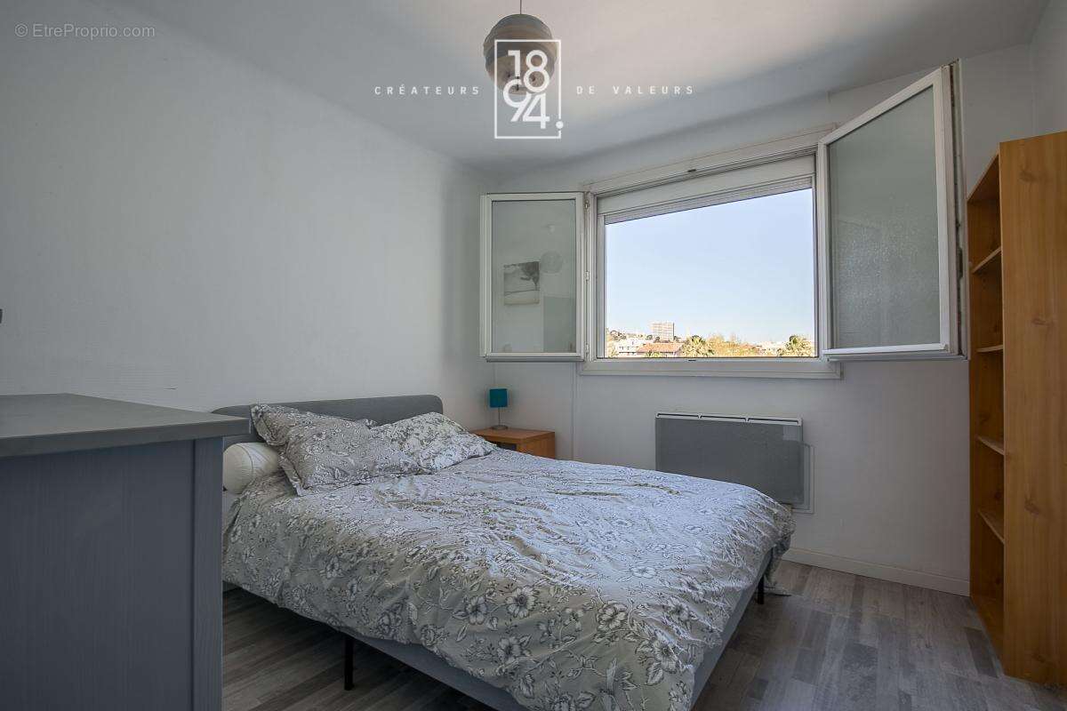 Appartement à MARSEILLE-8E
