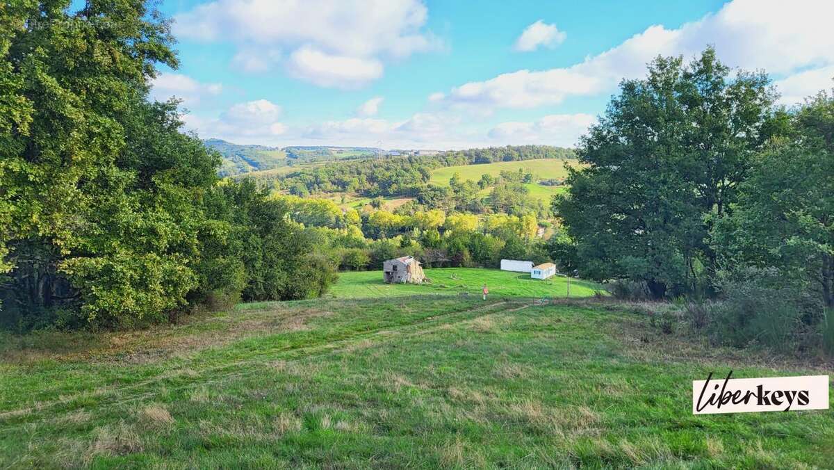 Terrain à LESCURE-D&#039;ALBIGEOIS