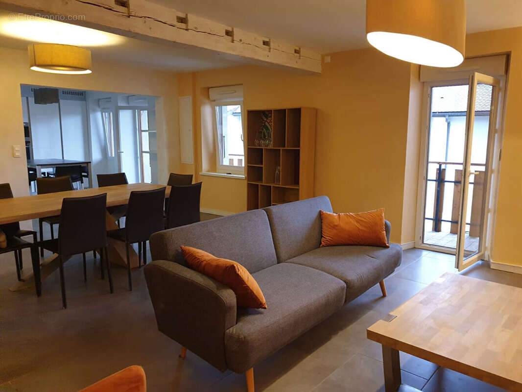 Appartement à CESSY