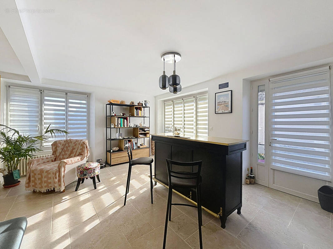 Maison à MINIAC-MORVAN