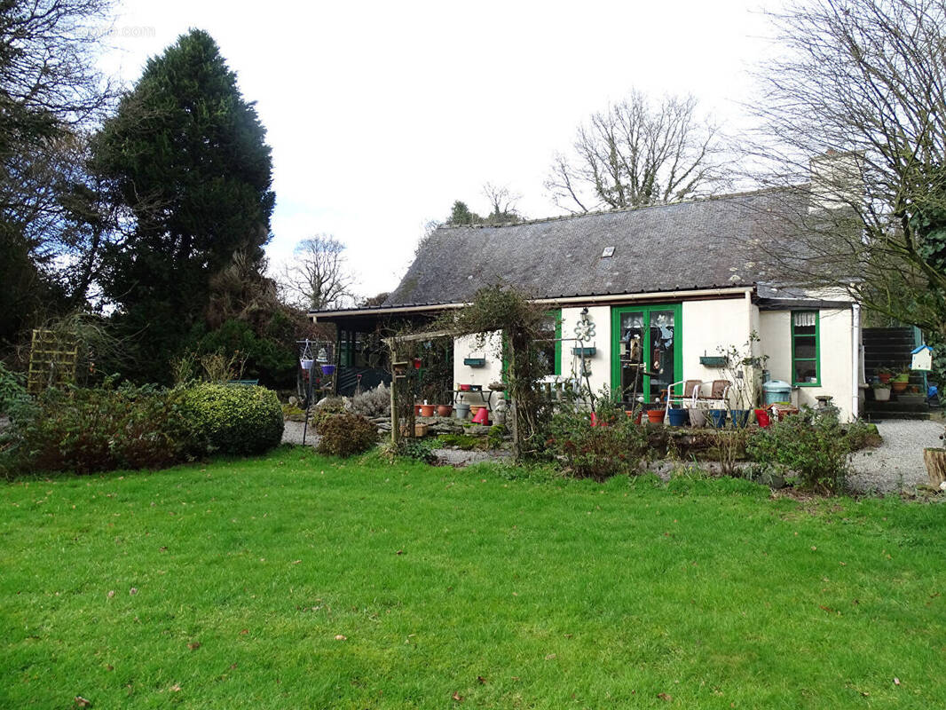 Maison à SAINTE-TREPHINE