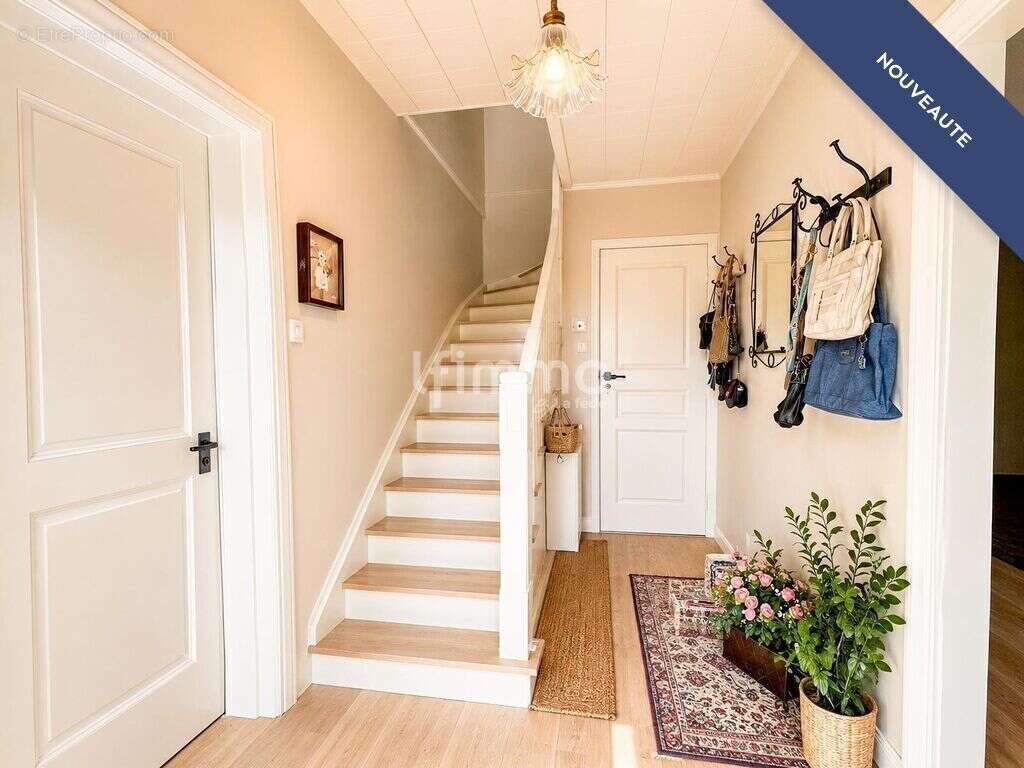 maison mitoyenne 4 pièces sur 8 ares de terrain - photo 8
