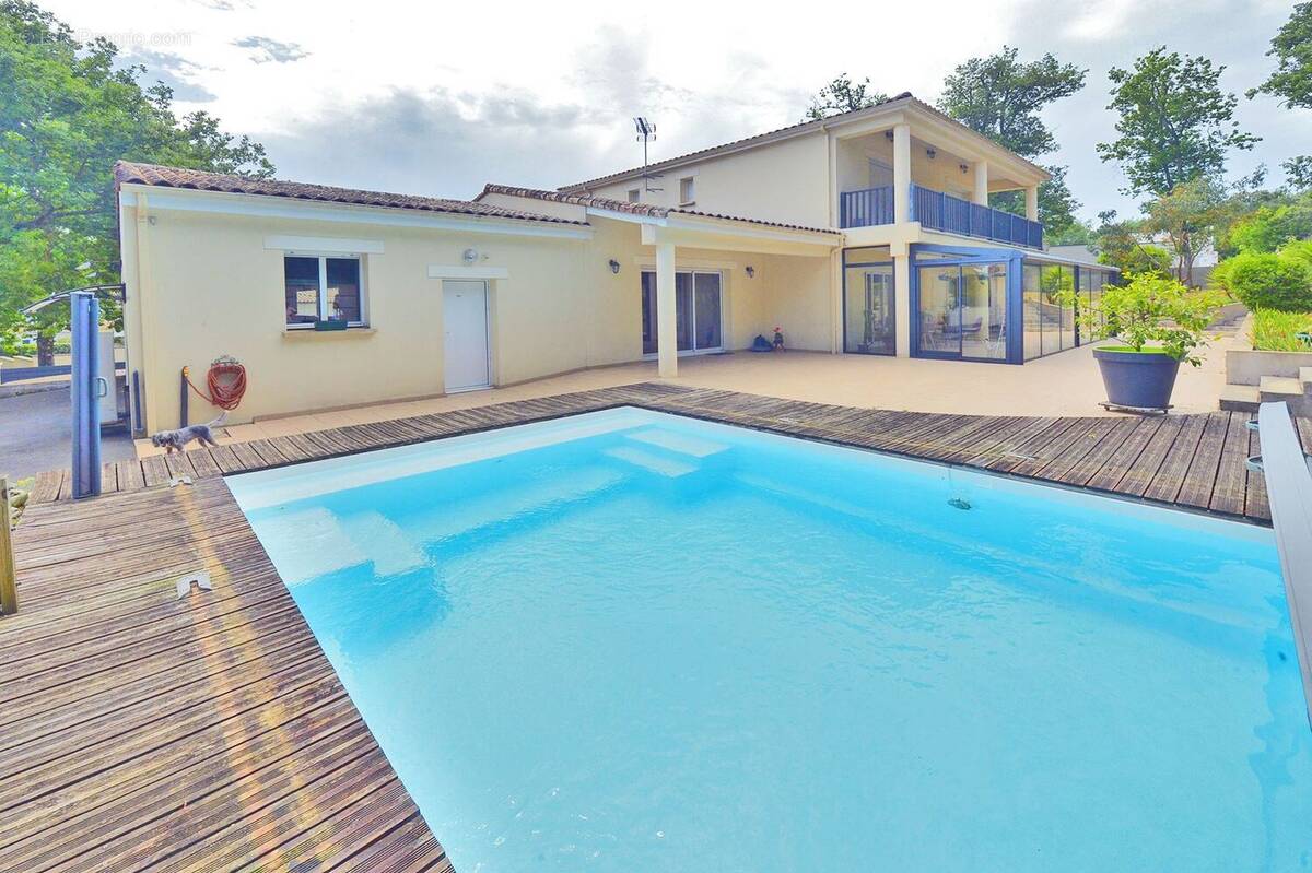 Maison à MESCHERS-SUR-GIRONDE