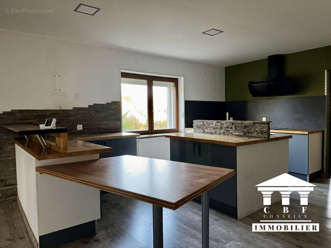 Maison à SAINT-BERAIN-SOUS-SANVIGNES