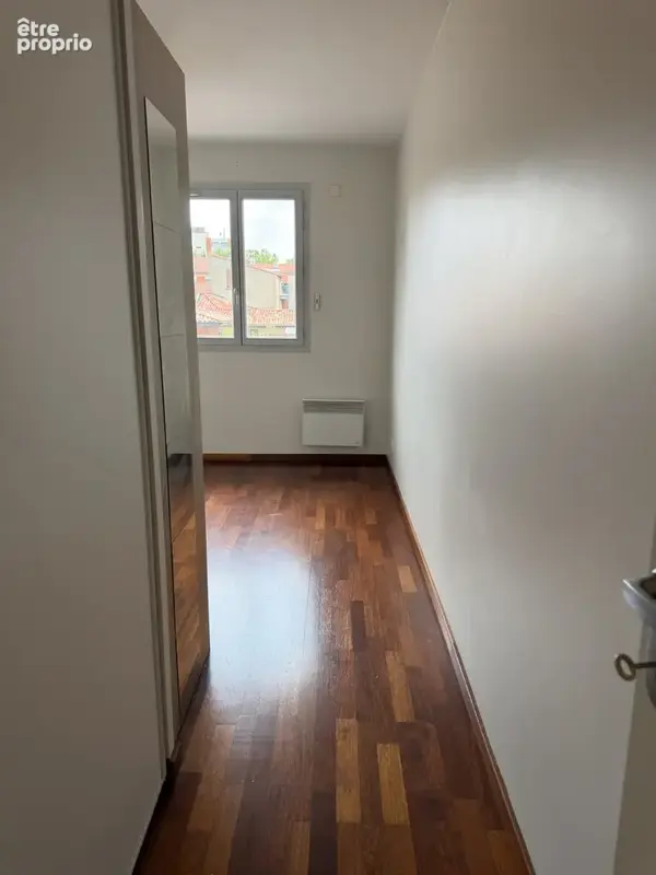 Coeur Saint Cyprien, T2  de 46m2 avec parking et terrasse - photo 9