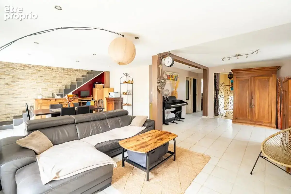 Maison de 7 pièces de 170 m² à Camarsac - photo 3