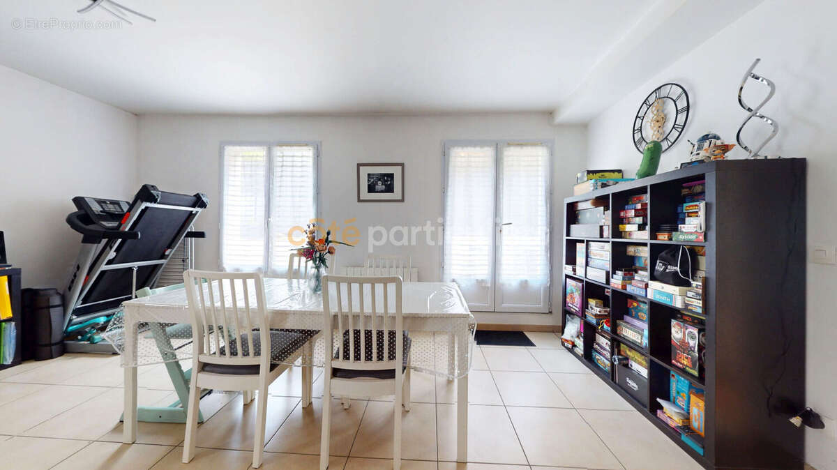 Appartement à SAINT-REMY-LES-CHEVREUSE